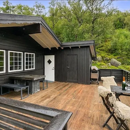 Stavtjorn Alpine Haven Feriehus Vikeså